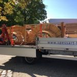 Lieferung von Holzstrukturen auf einem LKW Ladefläche