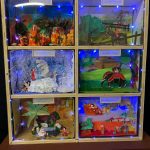 Traditionelle peruanische Dioramen mit leuchtenden Lichtern