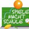 Spielen macht Schule Tafel mit Spielzeug Elementen